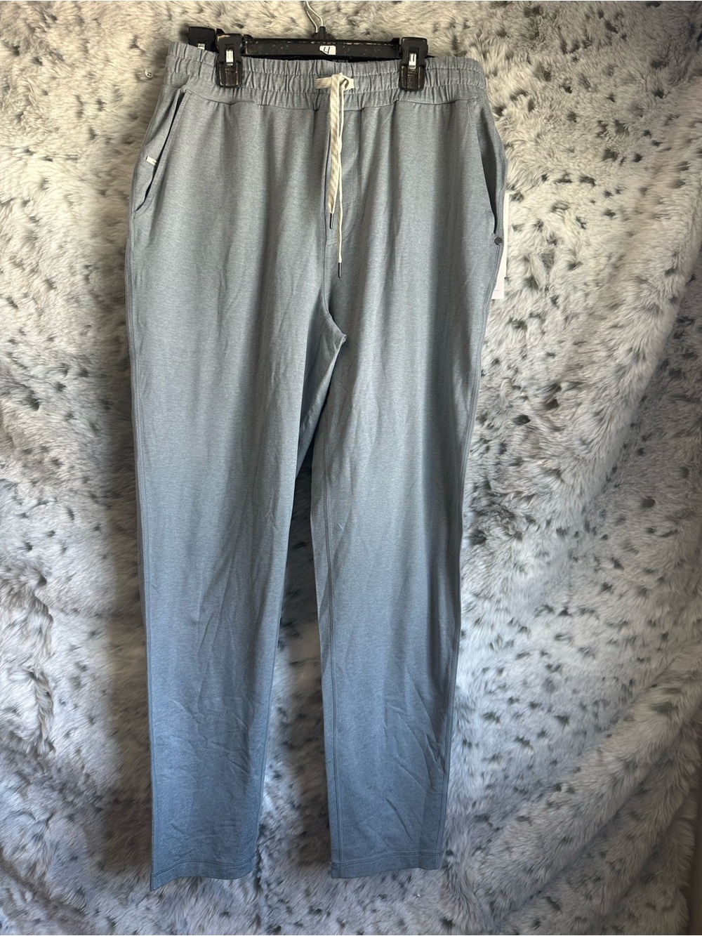338. Vuori men’s sz large ponto performance joggers nwt